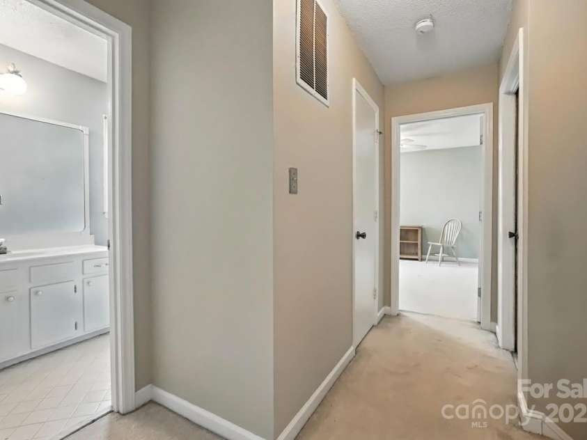 11100 Painted Tree Road, Charlotte, NC 28226.  MLS# CAR4278982, YatesRealty ID 34550. 