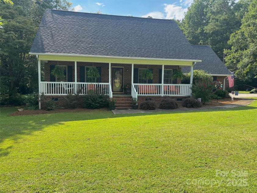 912 Redwood Lane, Chester, SC 29706.  MLS# CAR4295225, YatesRealty ID 34551. 
