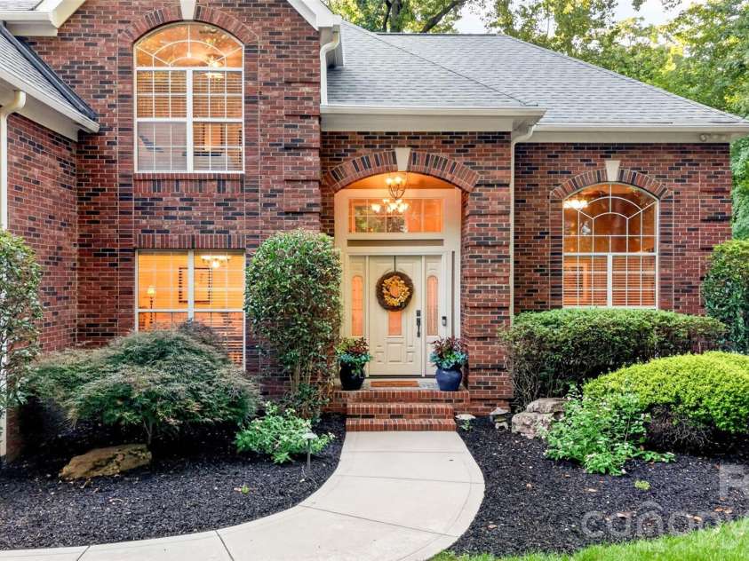 134 Waterford Drive, Mooresville, NC 28117.  MLS# CAR4389381, YatesRealty ID 34552. 