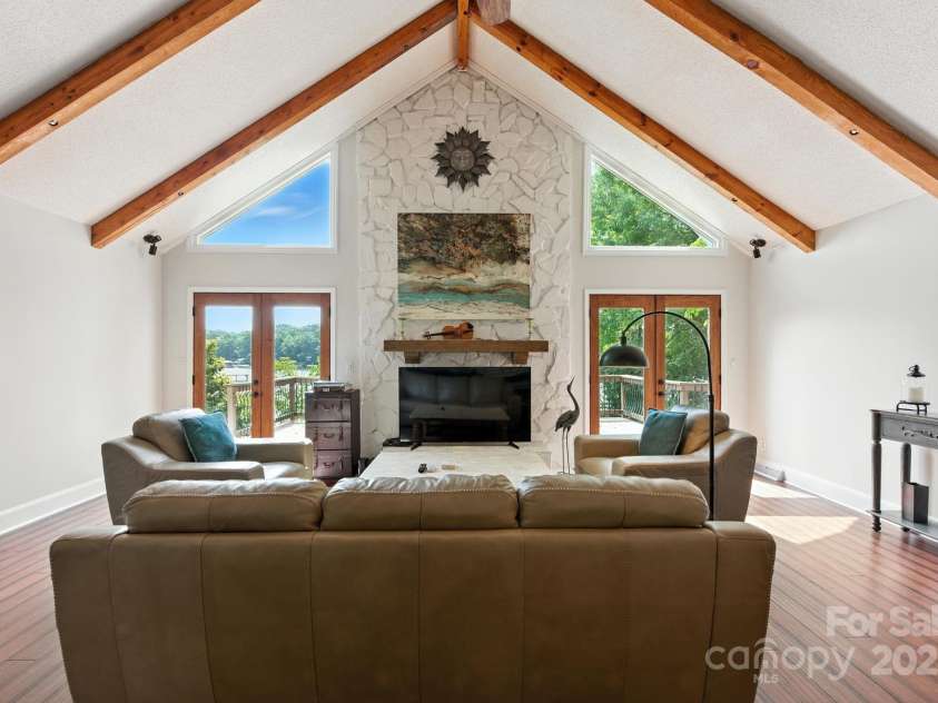 215 Barber Loop, Mooresville, NC 28117.  MLS# CAR4282282, YatesRealty ID 34552. 