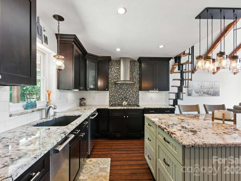 215 Barber Loop, Mooresville, NC 28117.  MLS# CAR4282282, YatesRealty ID 34552. 