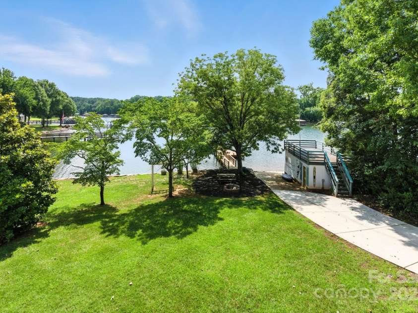 215 Barber Loop, Mooresville, NC 28117.  MLS# CAR4282282, YatesRealty ID 34552. 