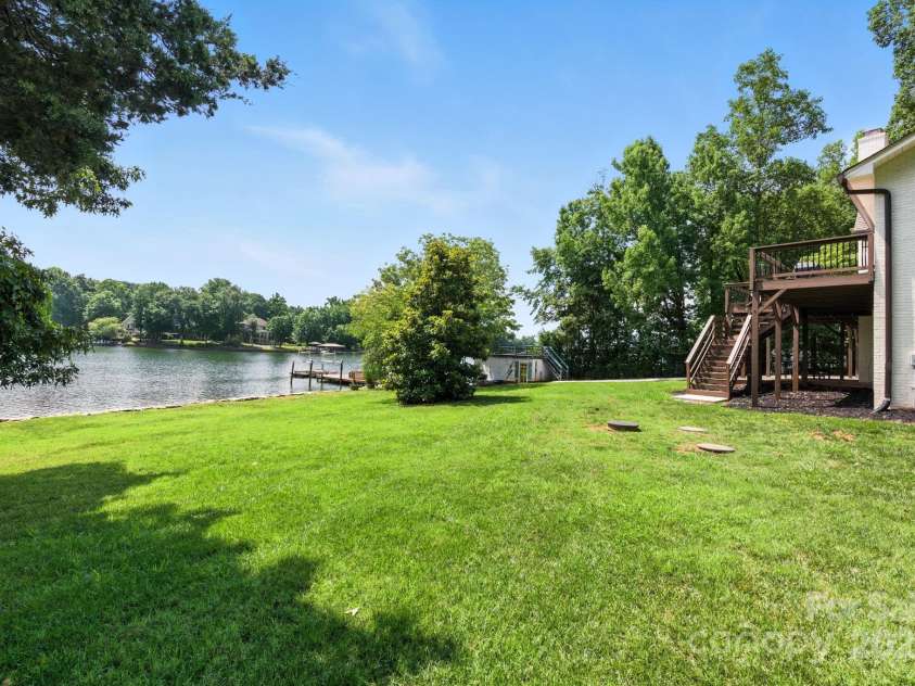 215 Barber Loop, Mooresville, NC 28117.  MLS# CAR4282282, YatesRealty ID 34552. 