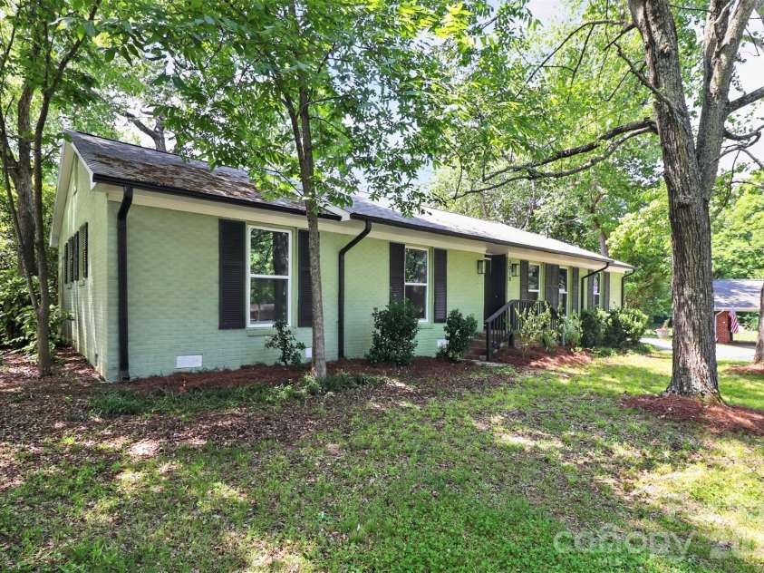 2018 Country Court, Rock Hill, SC 29732.  MLS# CAR4360982, YatesRealty ID 34553. 