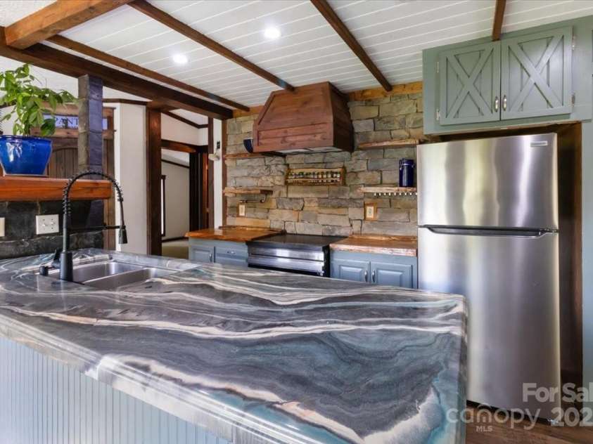 24 Libby Drive, Weaverville, NC 28787.  MLS# CAR4295450, YatesRealty ID 34553. 