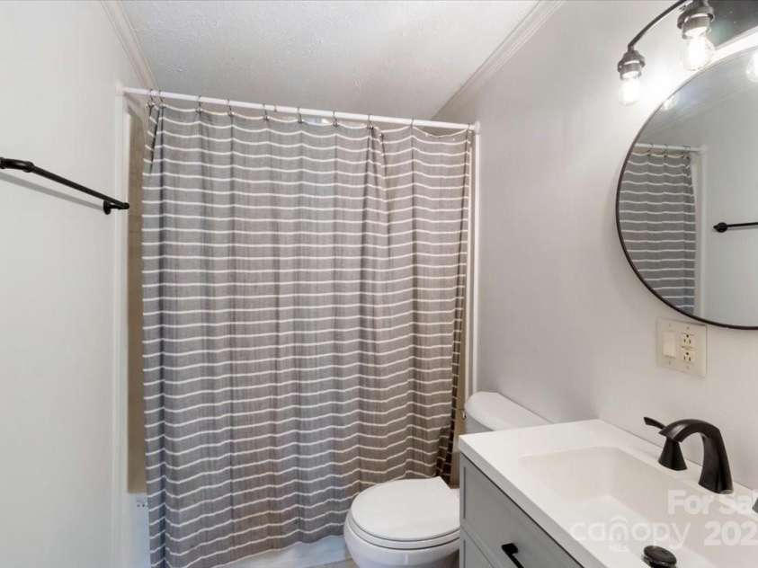 24 Libby Drive, Weaverville, NC 28787.  MLS# CAR4295450, YatesRealty ID 34553. 