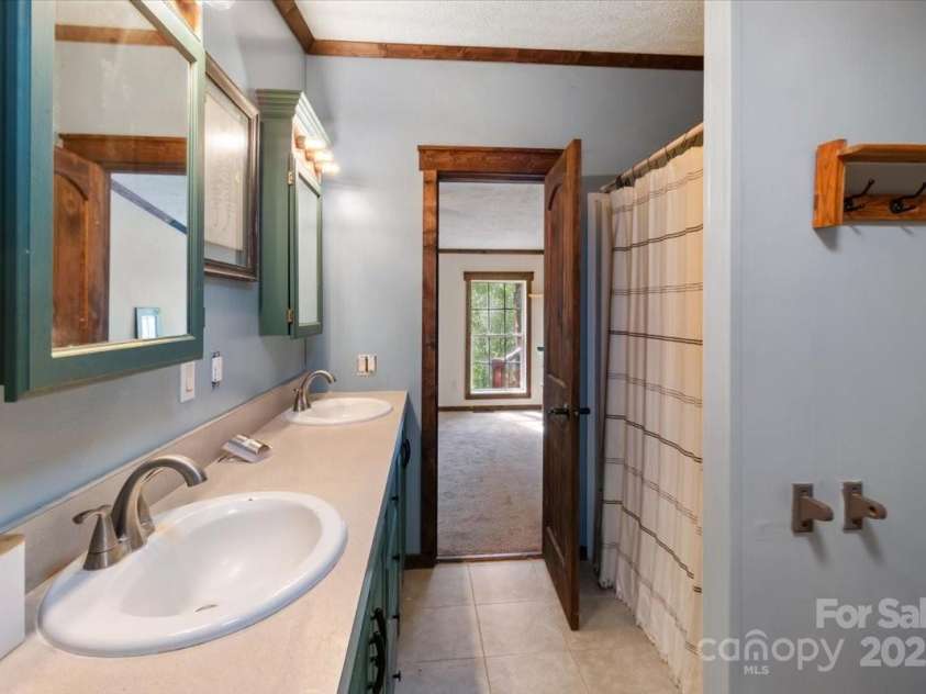 24 Libby Drive, Weaverville, NC 28787.  MLS# CAR4295450, YatesRealty ID 34553. 