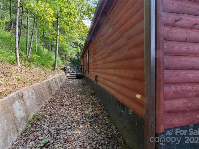 24 Libby Drive, Weaverville, NC 28787.  MLS# CAR4295450, YatesRealty ID 34553. 