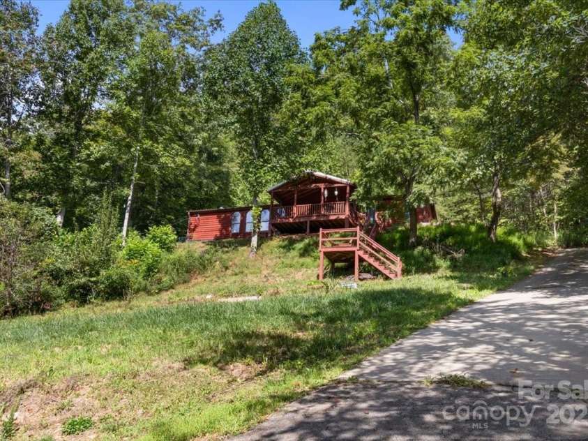 24 Libby Drive, Weaverville, NC 28787.  MLS# CAR4295450, YatesRealty ID 34553. 