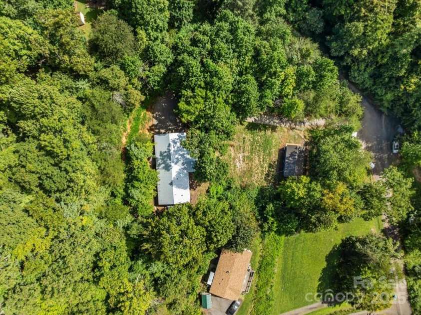 24 Libby Drive, Weaverville, NC 28787.  MLS# CAR4295450, YatesRealty ID 34553. 