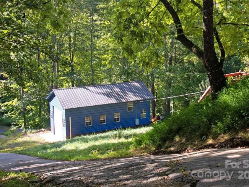 24 Libby Drive, Weaverville, NC 28787.  MLS# CAR4295450, YatesRealty ID 34553. 