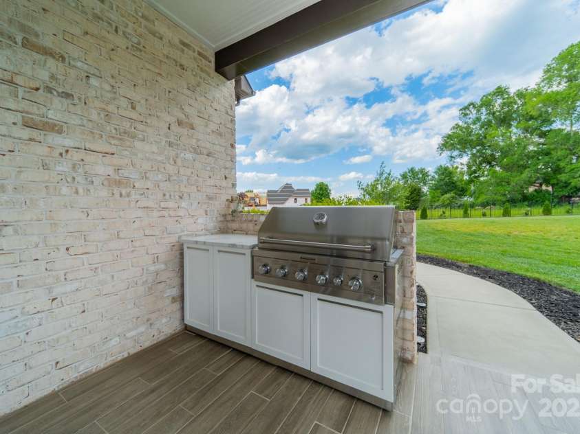 8102 Rolling Fields Road, Charlotte, NC 28227.  MLS# CAR4295868, YatesRealty ID 34555. 