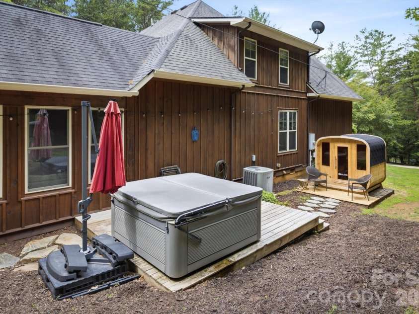 2185 Cottage Park Road, Morganton, NC 28655.  MLS# CAR4388152, YatesRealty ID 34557. 