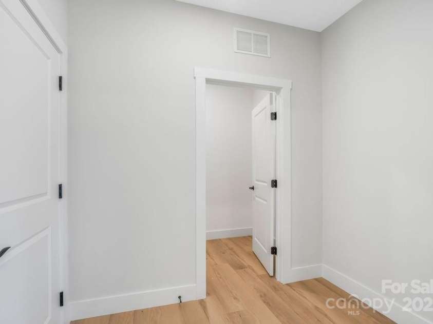 681 Grove Street, Lincolnton, NC 28092.  MLS# CAR4331953, YatesRealty ID 34558. 