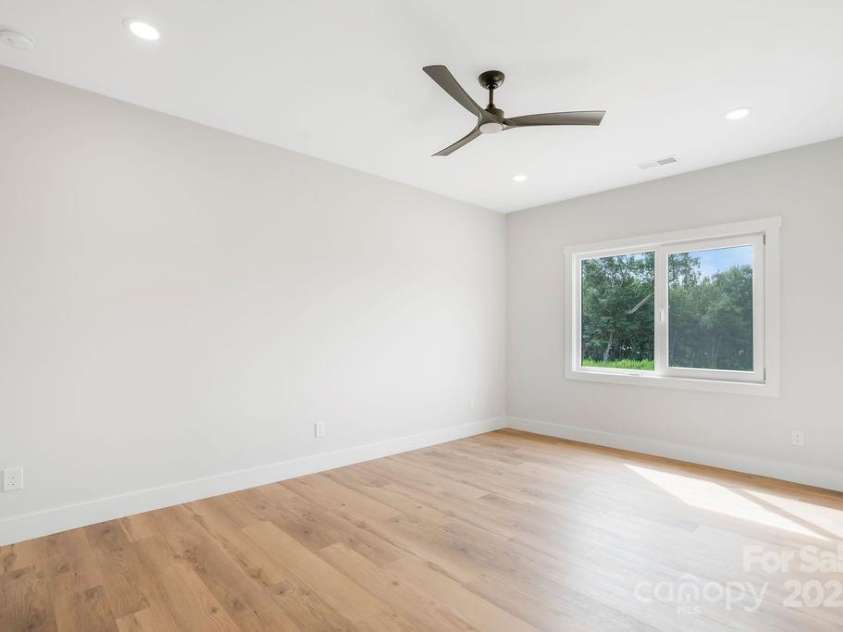 681 Grove Street, Lincolnton, NC 28092.  MLS# CAR4331953, YatesRealty ID 34558. 