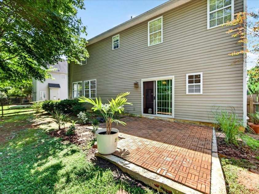 9200 Royal Highlands Court, Charlotte, NC 28277.  MLS# CAR4381895, YatesRealty ID 34558. Backyard