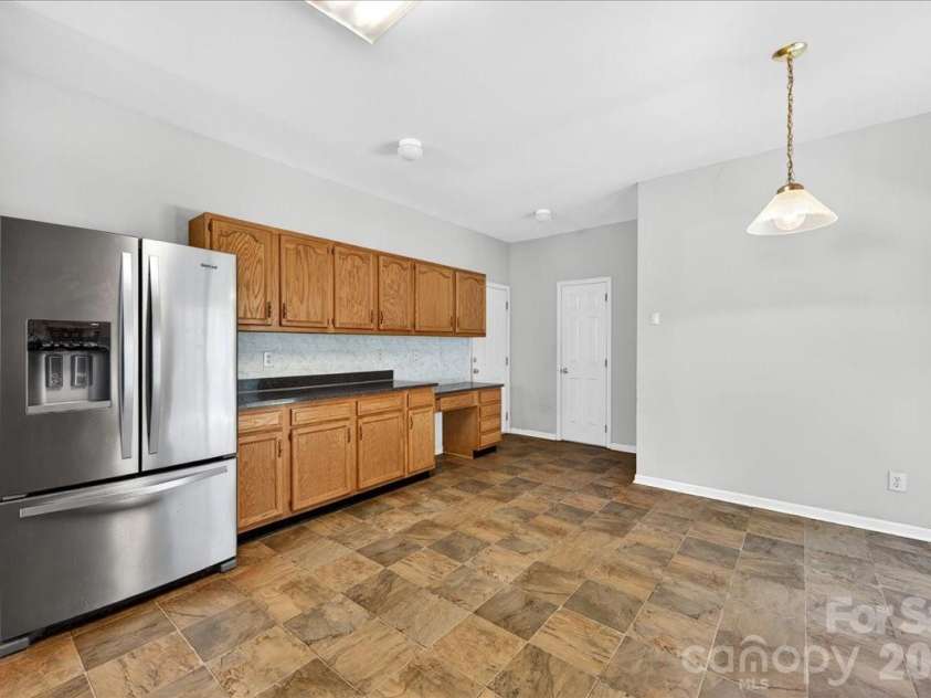 9200 Royal Highlands Court, Charlotte, NC 28277.  MLS# CAR4381895, YatesRealty ID 34558. Kitchen