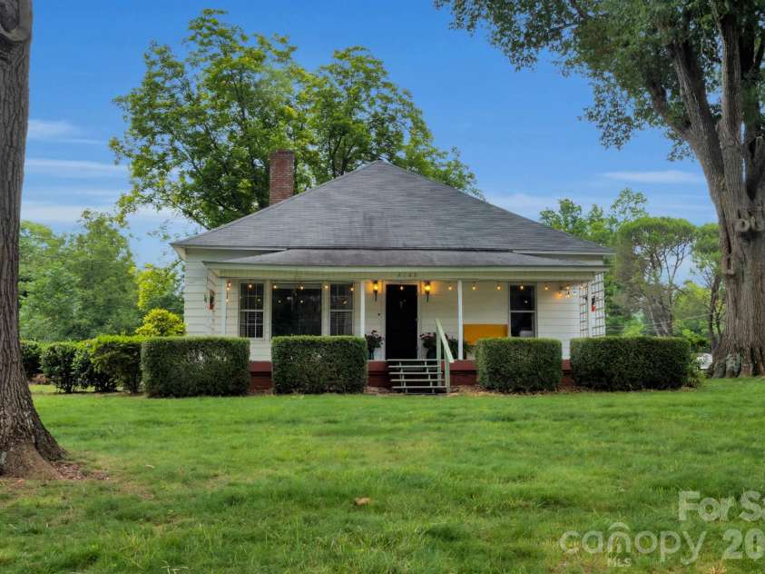 2103 Thomas Avenue, Newton, NC 28658.  MLS# CAR4395198, YatesRealty ID 34559. 