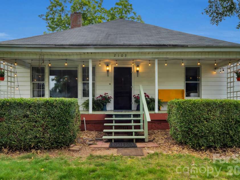 2103 Thomas Avenue, Newton, NC 28658.  MLS# CAR4395198, YatesRealty ID 34559. 