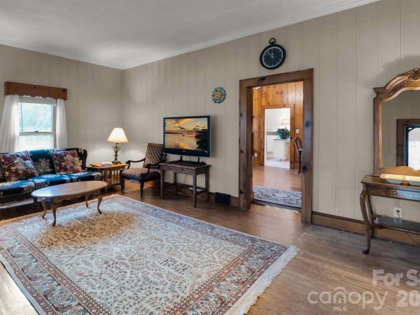 2103 Thomas Avenue, Newton, NC 28658.  MLS# CAR4395198, YatesRealty ID 34559. 