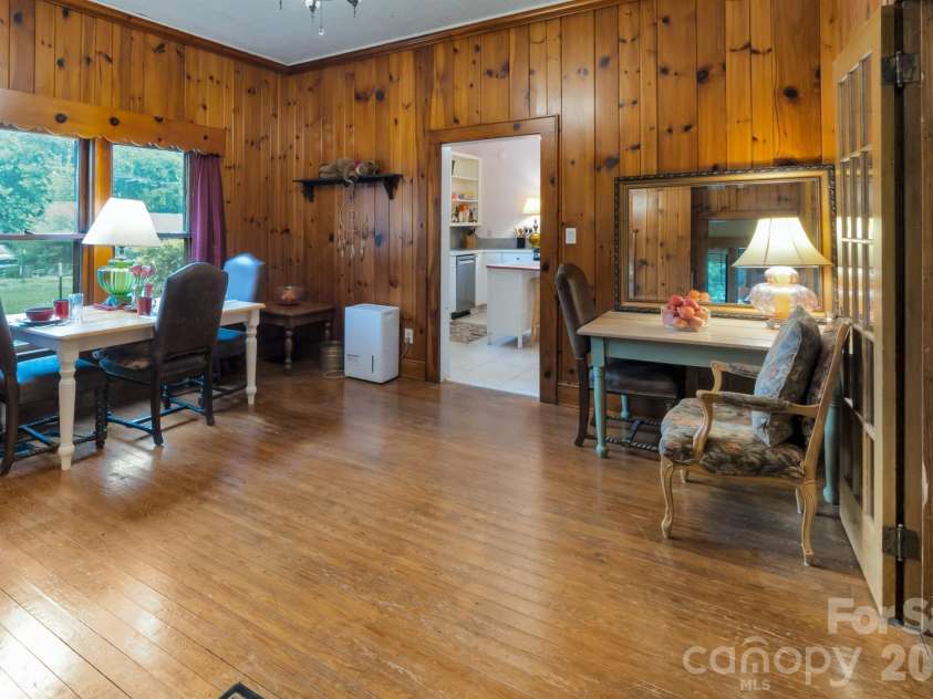 2103 Thomas Avenue, Newton, NC 28658.  MLS# CAR4395198, YatesRealty ID 34559. 