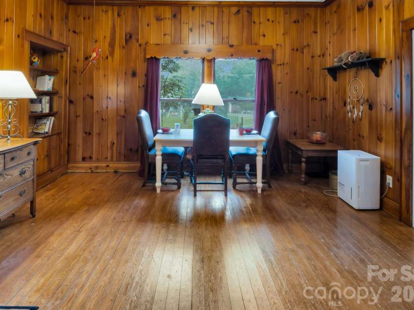 2103 Thomas Avenue, Newton, NC 28658.  MLS# CAR4395198, YatesRealty ID 34559. 