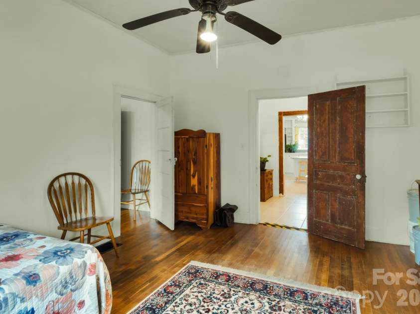 2103 Thomas Avenue, Newton, NC 28658.  MLS# CAR4395198, YatesRealty ID 34559. 