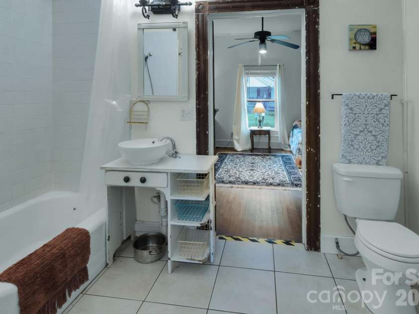 2103 Thomas Avenue, Newton, NC 28658.  MLS# CAR4395198, YatesRealty ID 34559. 