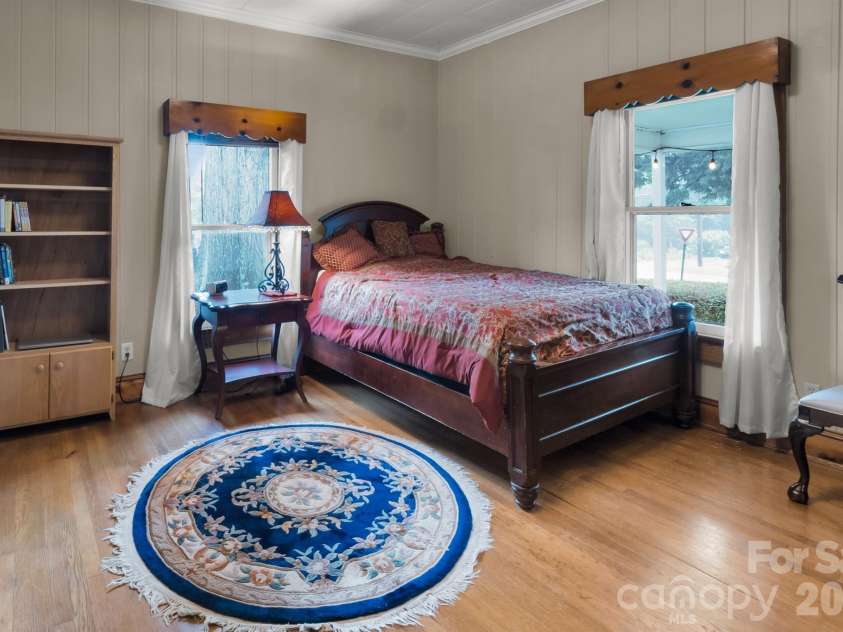 2103 Thomas Avenue, Newton, NC 28658.  MLS# CAR4395198, YatesRealty ID 34559. 