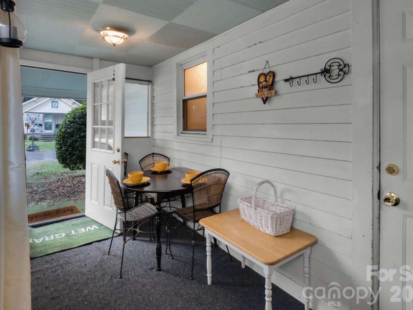 2103 Thomas Avenue, Newton, NC 28658.  MLS# CAR4395198, YatesRealty ID 34559. 