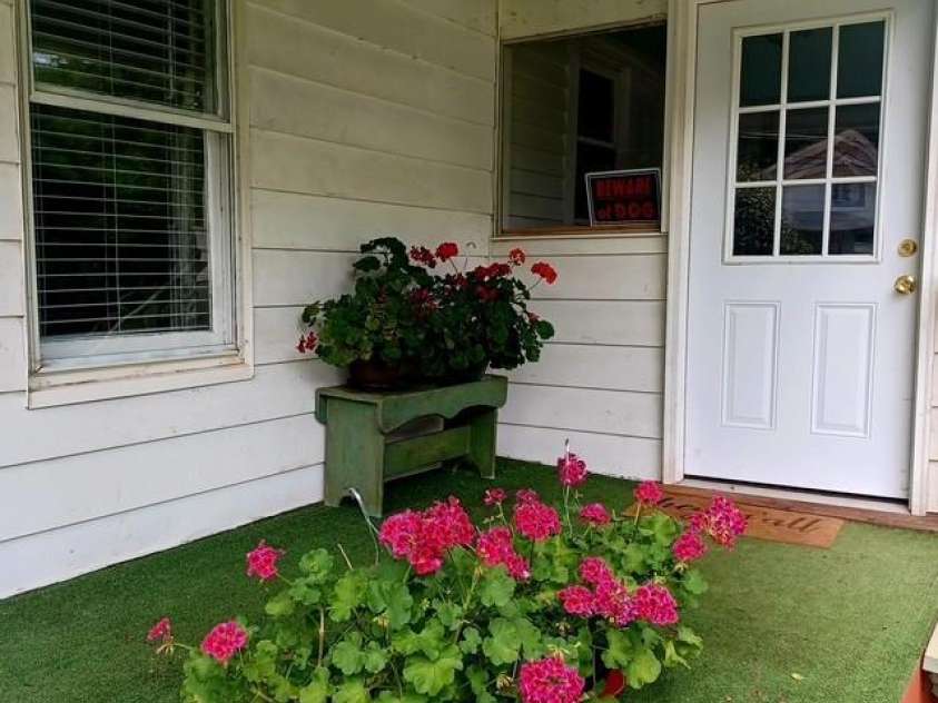 2103 Thomas Avenue, Newton, NC 28658.  MLS# CAR4395198, YatesRealty ID 34559. 