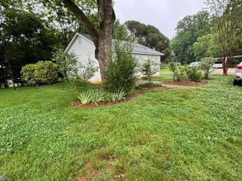 2103 Thomas Avenue, Newton, NC 28658.  MLS# CAR4395198, YatesRealty ID 34559. 