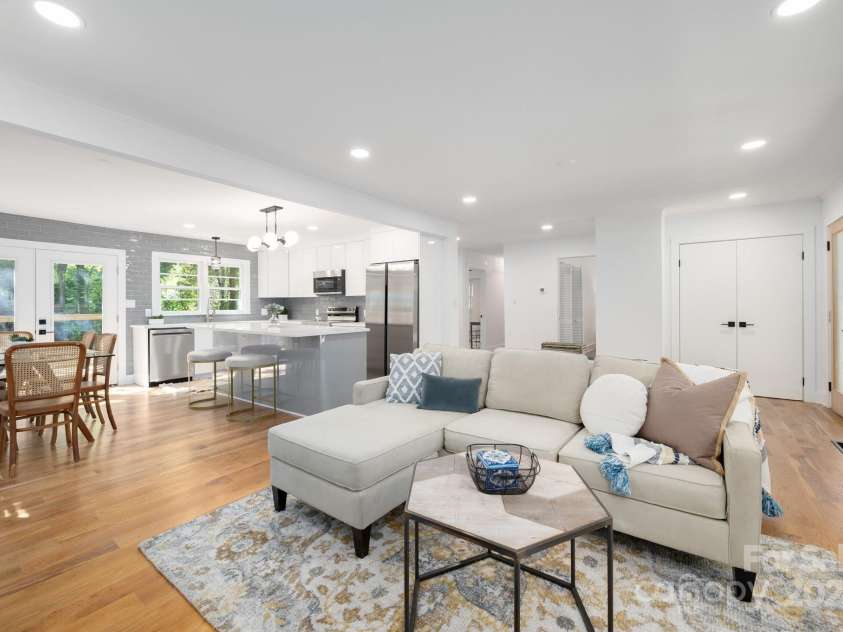 15 Yvonne Lane, Asheville, NC 28803.  MLS# CAR4198870, YatesRealty ID 3456. Open and Airy Floor Plan