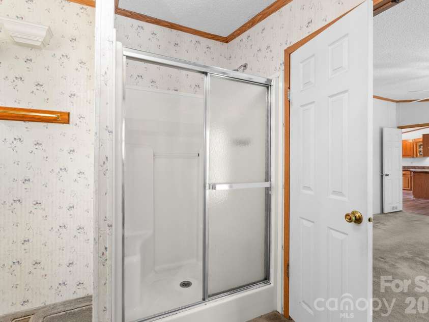 133 Spivey Mountain Road, Asheville, NC 28806.  MLS# CAR4394691, YatesRealty ID 34560. Primaries full bath