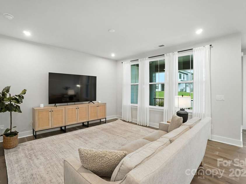 304 Ardmore Drive, Belmont, NC 28012.  MLS# CAR4286200, YatesRealty ID 34560. Living room