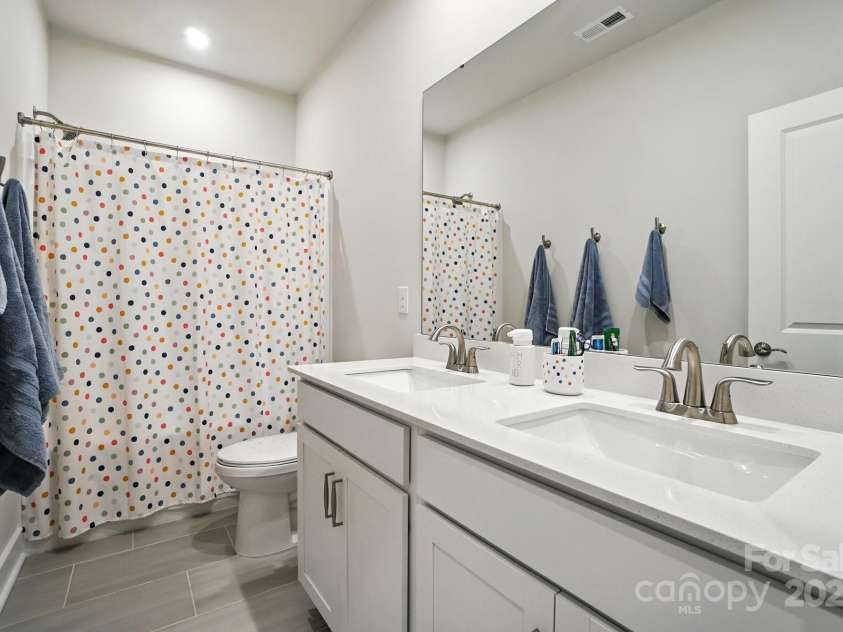 304 Ardmore Drive, Belmont, NC 28012.  MLS# CAR4286200, YatesRealty ID 34560. Secondary bathroom