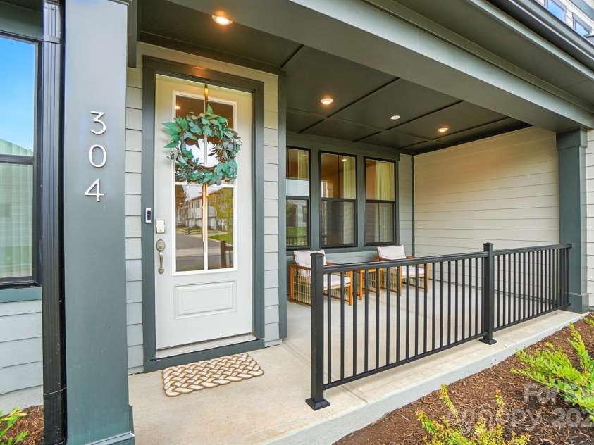 304 Ardmore Drive, Belmont, NC 28012.  MLS# CAR4286200, YatesRealty ID 34560. Welcome Home!