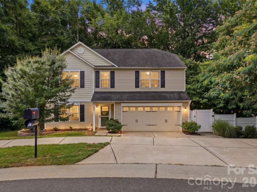 393 Wellridge Drive, Fort Mill, SC 29708.  MLS# CAR4395271, YatesRealty ID 34561. 