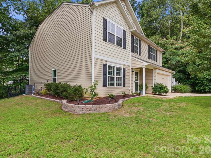 393 Wellridge Drive, Fort Mill, SC 29708.  MLS# CAR4395271, YatesRealty ID 34561. 
