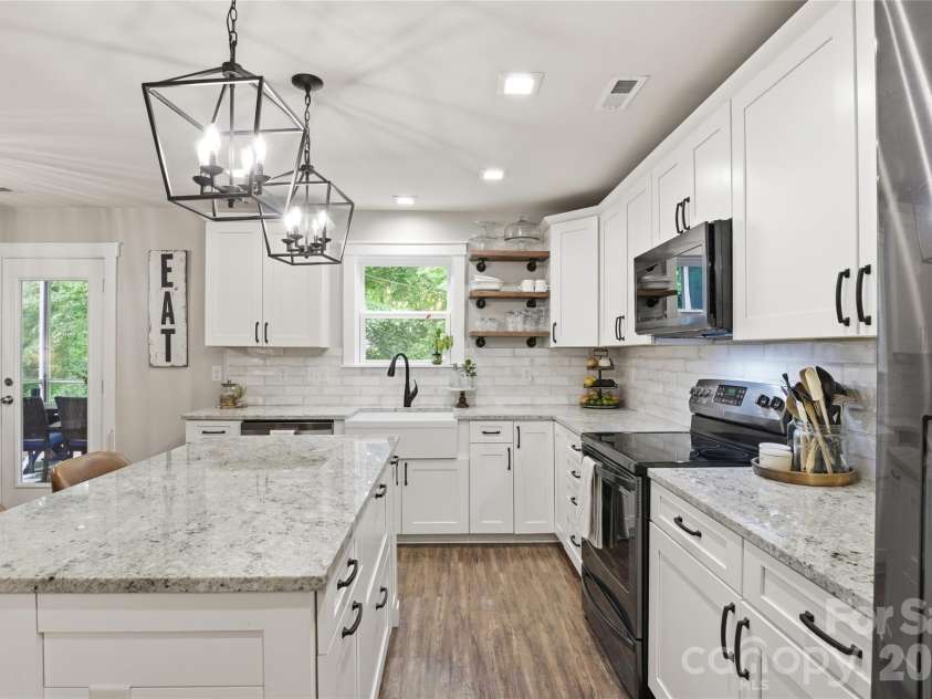 393 Wellridge Drive, Fort Mill, SC 29708.  MLS# CAR4395271, YatesRealty ID 34561. Neutral Design