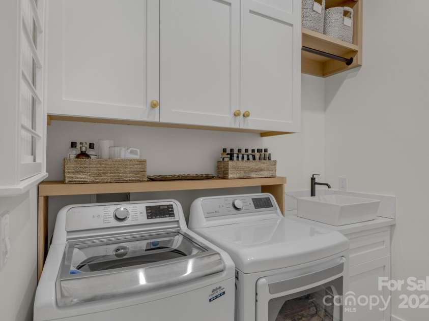 416 World Tour Drive, Inman, SC 29349.  MLS# CAR4292661, YatesRealty ID 34561. 