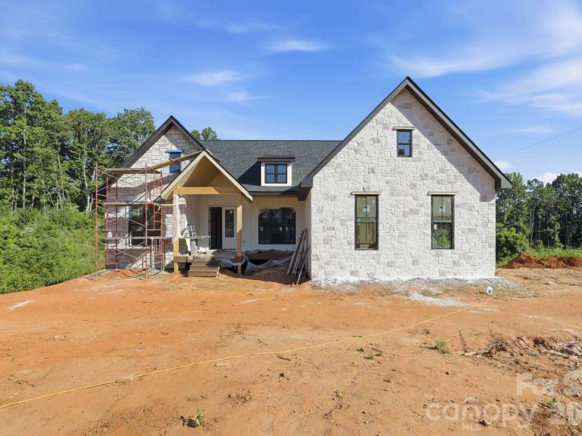5762 Jeremiah Court, Hickory, NC 28601.  MLS# CAR4395316, YatesRealty ID 34562. 