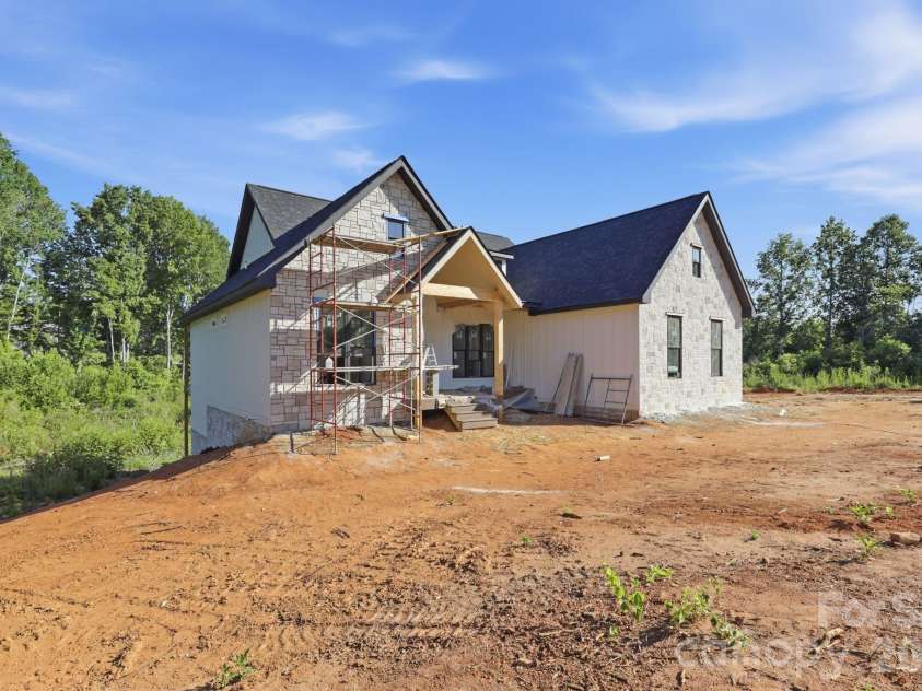 5762 Jeremiah Court, Hickory, NC 28601.  MLS# CAR4395316, YatesRealty ID 34562. 