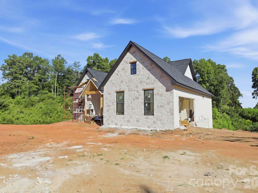 5762 Jeremiah Court, Hickory, NC 28601.  MLS# CAR4395316, YatesRealty ID 34562. 