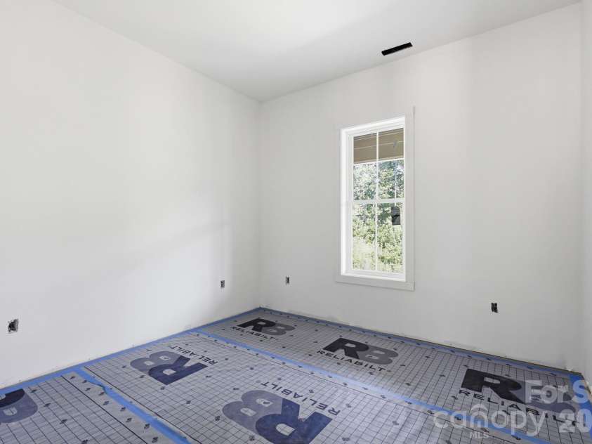 5762 Jeremiah Court, Hickory, NC 28601.  MLS# CAR4395316, YatesRealty ID 34562. 