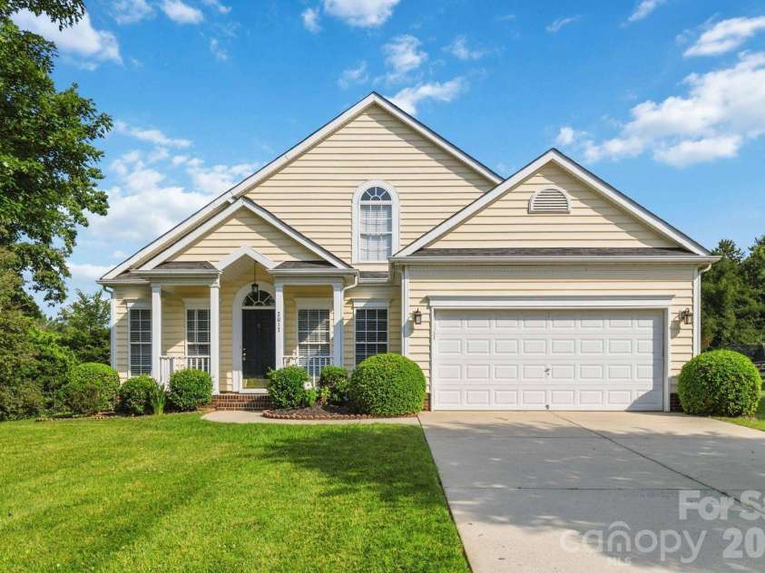 2017 Legend Creek Lane, Charlotte, NC 28227.  MLS# CAR4394554, YatesRealty ID 34563. 