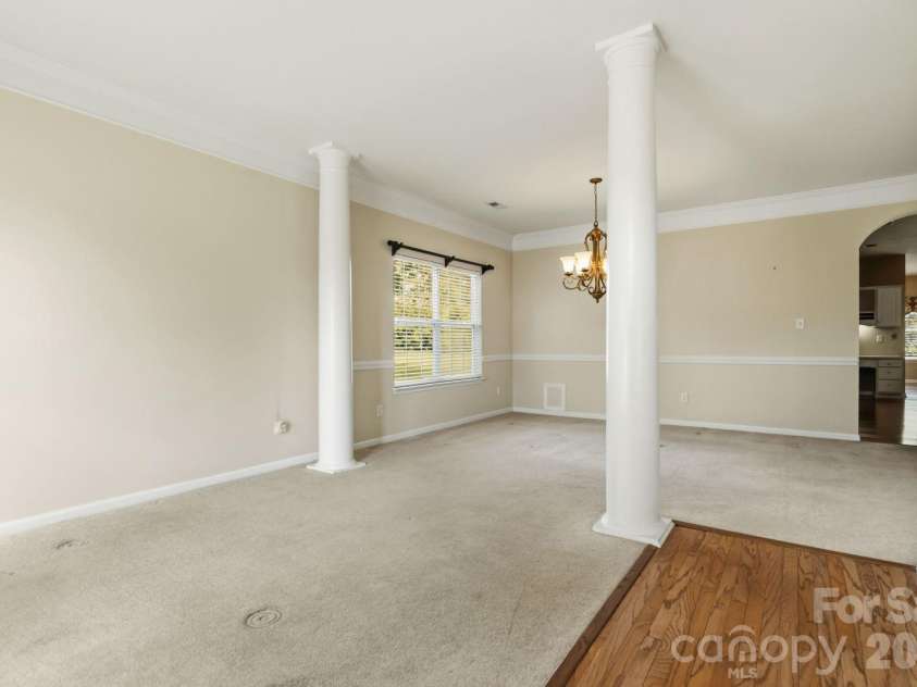 2017 Legend Creek Lane, Charlotte, NC 28227.  MLS# CAR4394554, YatesRealty ID 34563. 
