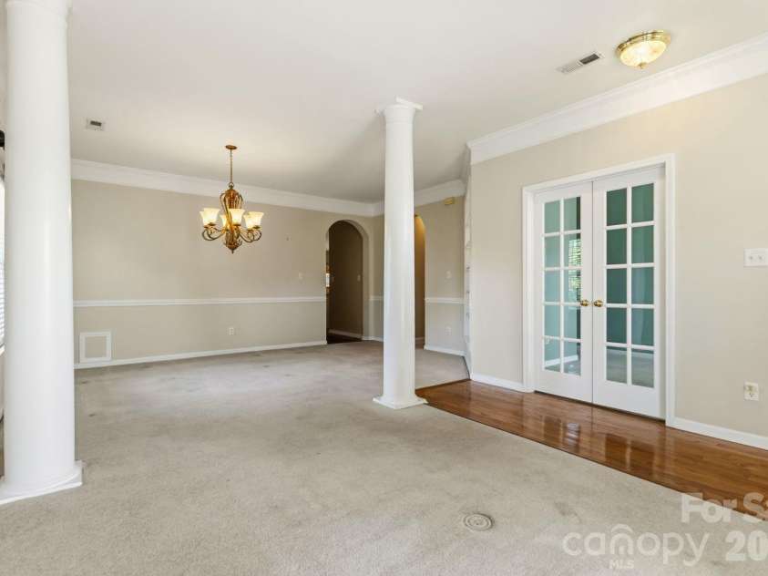 2017 Legend Creek Lane, Charlotte, NC 28227.  MLS# CAR4394554, YatesRealty ID 34563. 