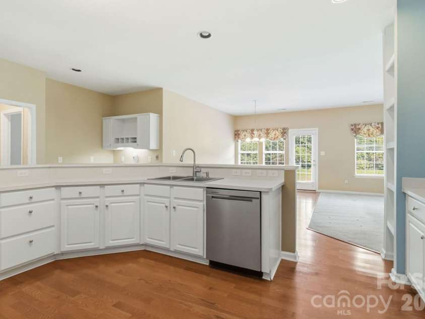 2017 Legend Creek Lane, Charlotte, NC 28227.  MLS# CAR4394554, YatesRealty ID 34563. 