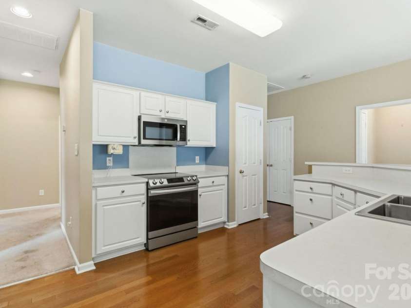 2017 Legend Creek Lane, Charlotte, NC 28227.  MLS# CAR4394554, YatesRealty ID 34563. 